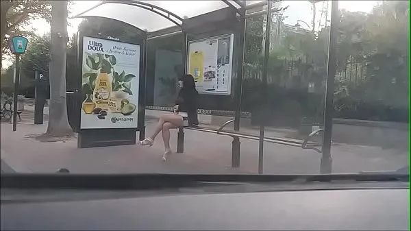 Zobrazit nové filmy (bitch at a bus stop)