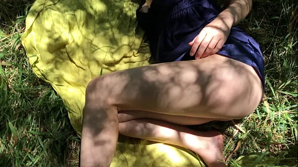 Nympho na floresta fodida por lenhador - Erin Electra