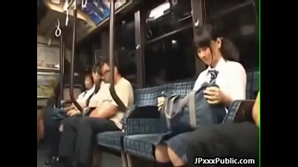 Mostre Colegial japonesa se fode no ônibus novos filmes