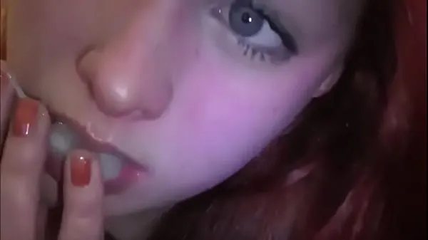 Vis Married redhead playing with cum in her mouth nye filmer