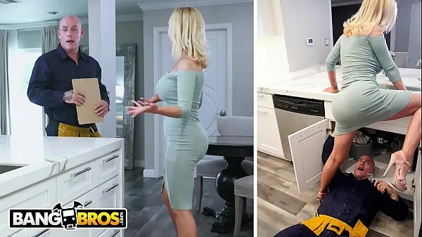 Mostrar BANGBROS - El plomero Derrick Pierce le arregla las tuberías a Nikki Benz nuevas películas