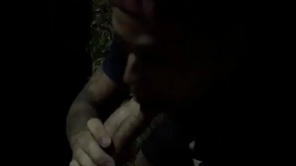 Vis sucking friend after football nye filmer