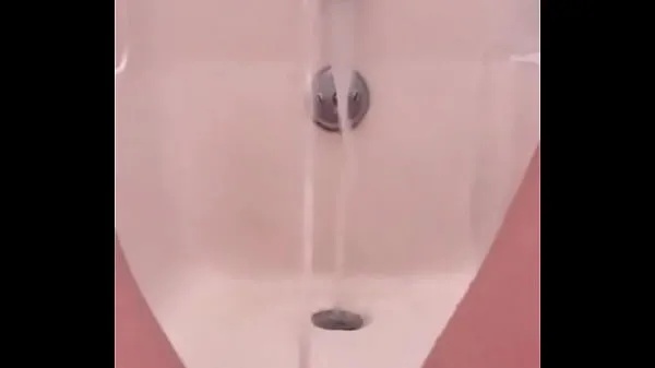18 yo pissing fountain in the bath yeni Filmi göster