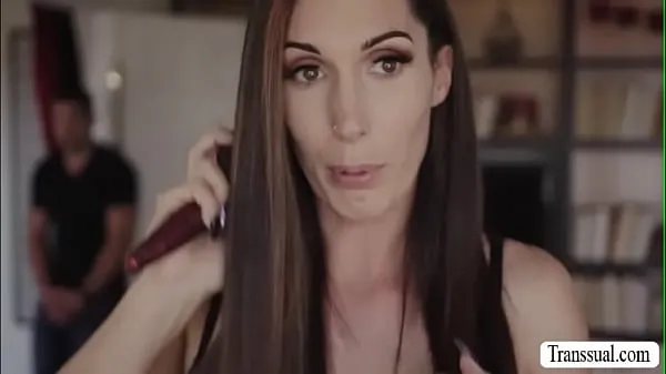 Εμφάνιση Stepson bangs the ass of her trans stepmom νέων ταινιών