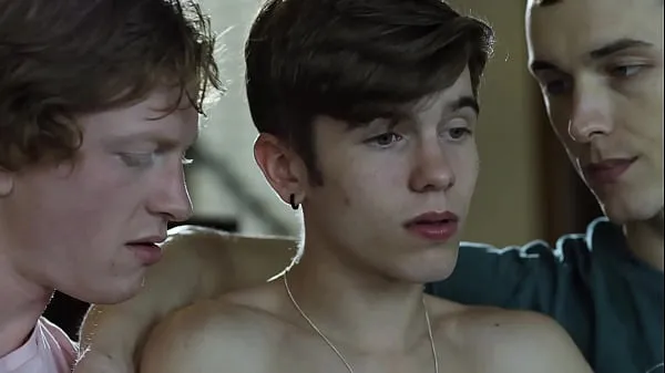 Twink Starts Liking Men After Receiving Heart Transplant From Gay Man - DisruptiveFilms yeni Filmi göster