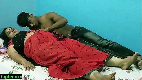 Tampilkan Tamil hot Bhabhi tengah malam seks asmara dengan saudara!! Seks buatan sendiri yang nyata Film baru