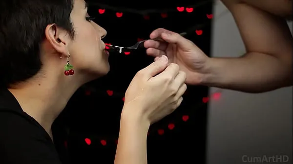Hiển thị Happy Valentines Day! I clean her cum facial with a spoon, then she eats it Phim mới