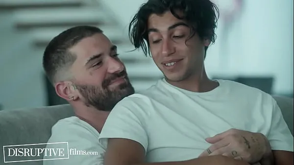 Mostrar Chris Damned se pone DURO con su novio Virgin Latino - DisruptiveFilms nuevas películas