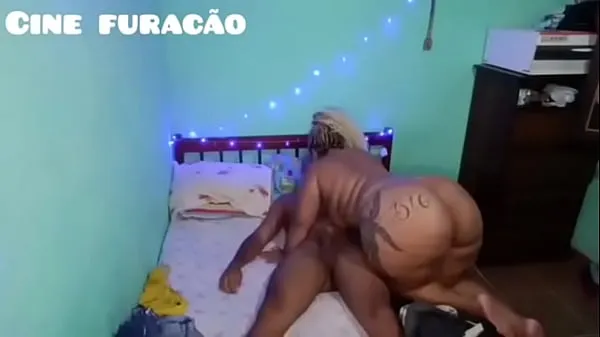 Meu marido saiu e deixou o amigo dele aqui em casa, dei minha buceta na pele e ele gozou gostoso yeni Filmi göster