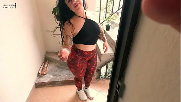 Hiển thị I fuck my horny neighbor when she is going to water her plants Phim mới