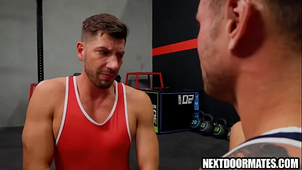 Zobraziť nové filmy (Hot hunks wrestling and fucking bareback)