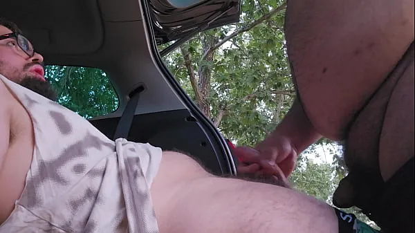 放映Hairy bear gives me a cruising handjob until I cum新电影